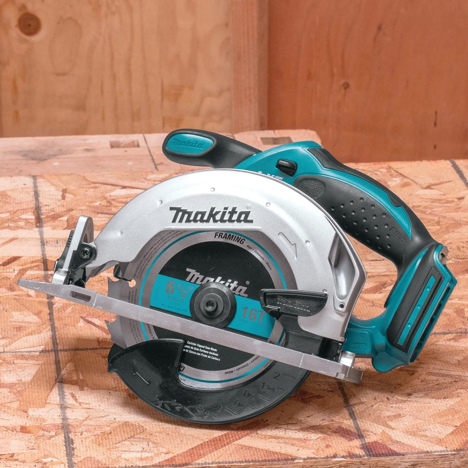 Makita (XSS02Z-R) LXT® 6-1/2" Circular Saw (Tool Only) (Factory Reconditioned)